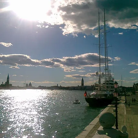 Marinaressa Biennale Terrazza Apartment Venice Exterior photo