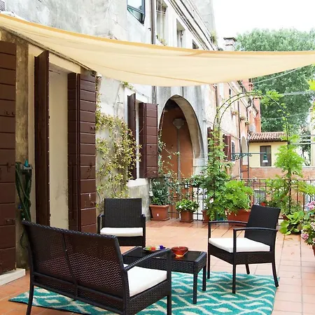 Marinaressa Biennale Terrazza Apartment Venice Exterior photo